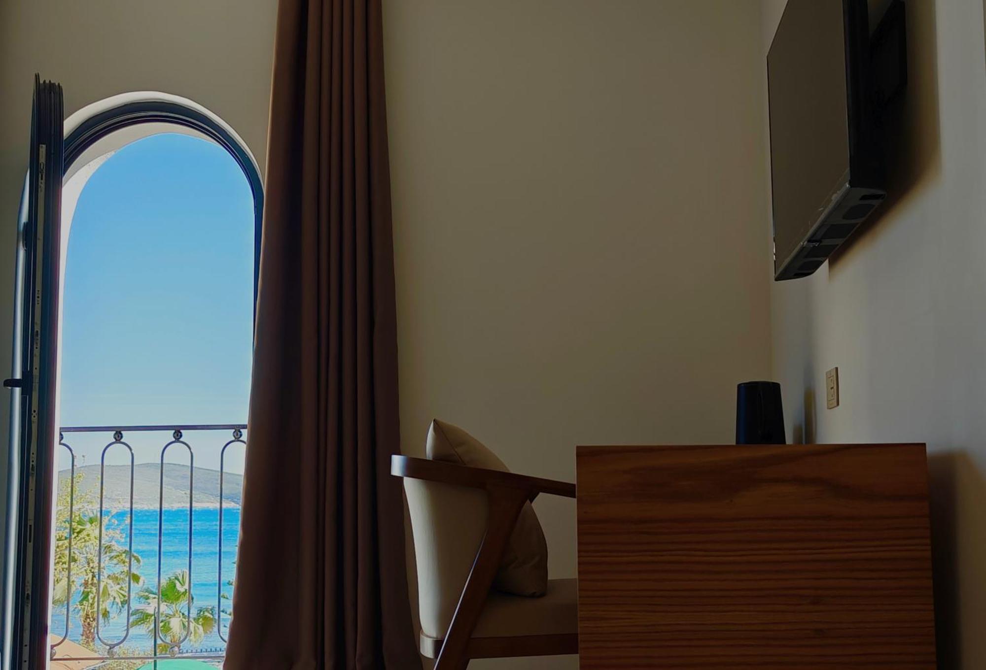 Villa Margarit Boutique Hotel Sarande Exterior photo