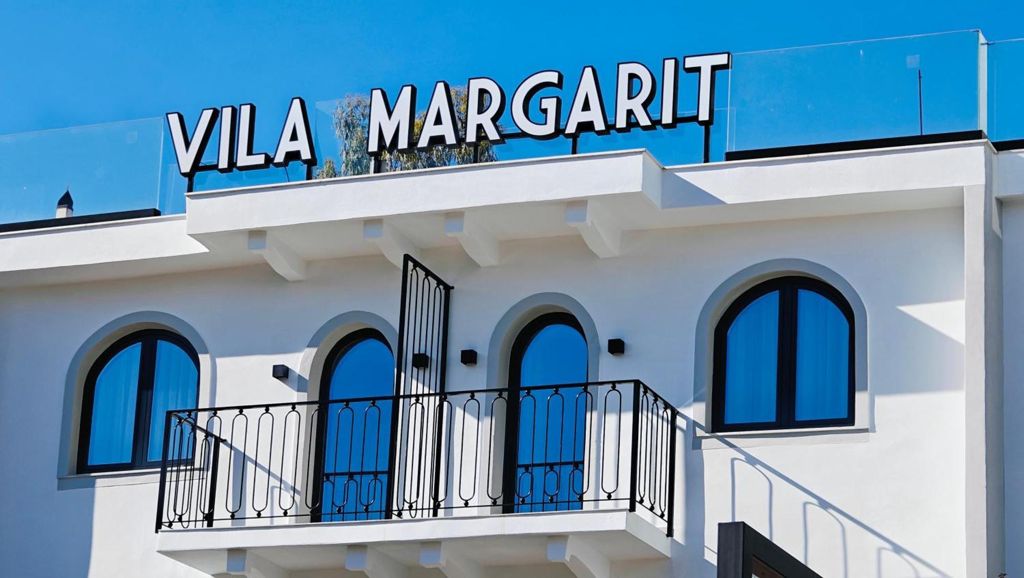 Villa Margarit Boutique Hotel Sarande Exterior photo