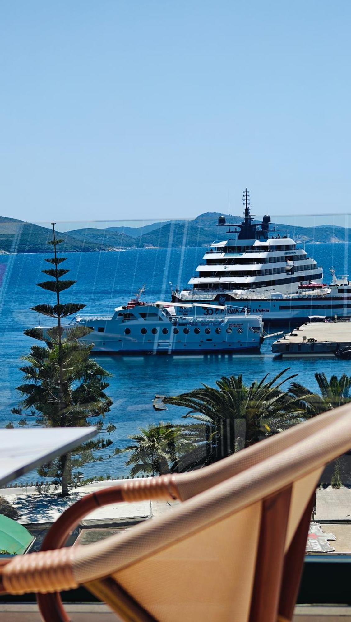 Villa Margarit Boutique Hotel Sarande Exterior photo